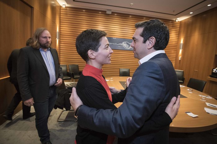 Tσίπρας: Δεν θα εγκαταλείψουμε τον λαό στους «yesmen» - εικόνα 2