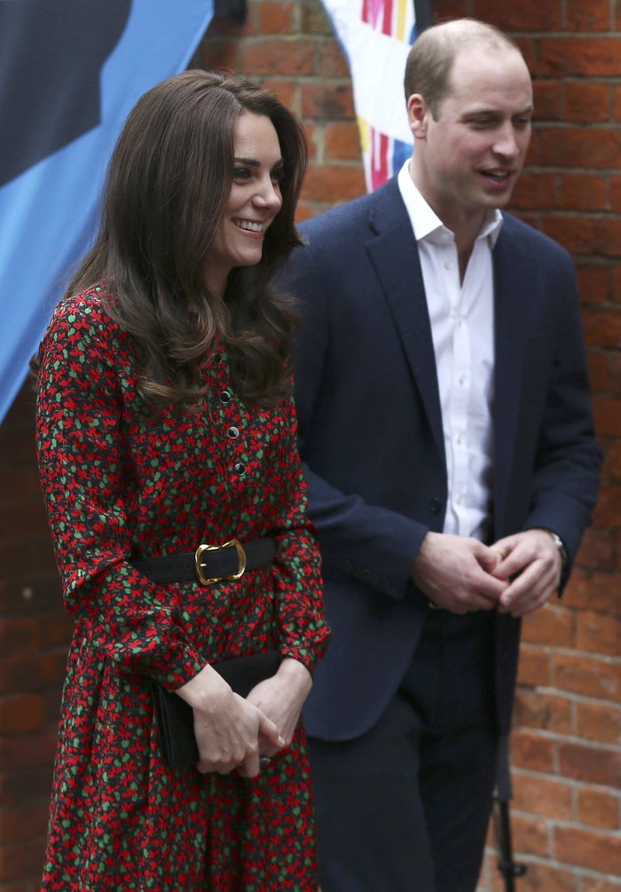 Η Κέιτ Μίντλετον ντύθηκε... Χριστουγεννιάτικα - H εορταστική εμφάνισή της - εικόνα 2