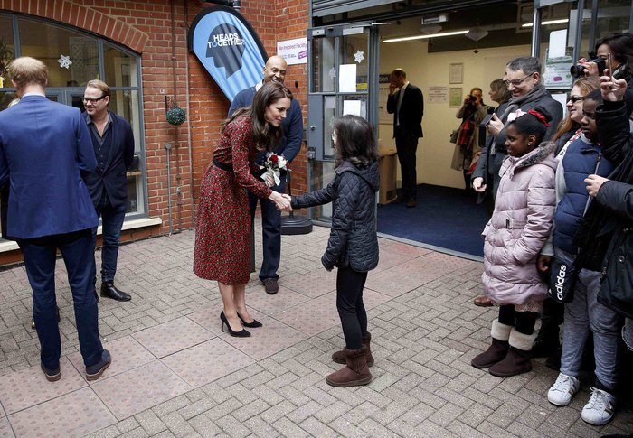 Η Κέιτ Μίντλετον ντύθηκε... Χριστουγεννιάτικα - H εορταστική εμφάνισή της - εικόνα 6