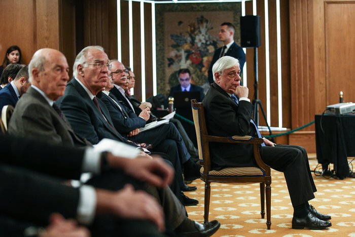 Σημίτης για προσφυγικό: Με πολιτικές τύπου «λιάζονται» έκλεισαν τα σύνορα