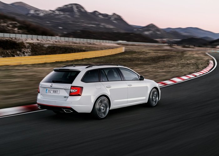 Αποκάλυψη για τη νέα φανταχτερή Skoda Octavia RS με 230 ίππους - εικόνα 3