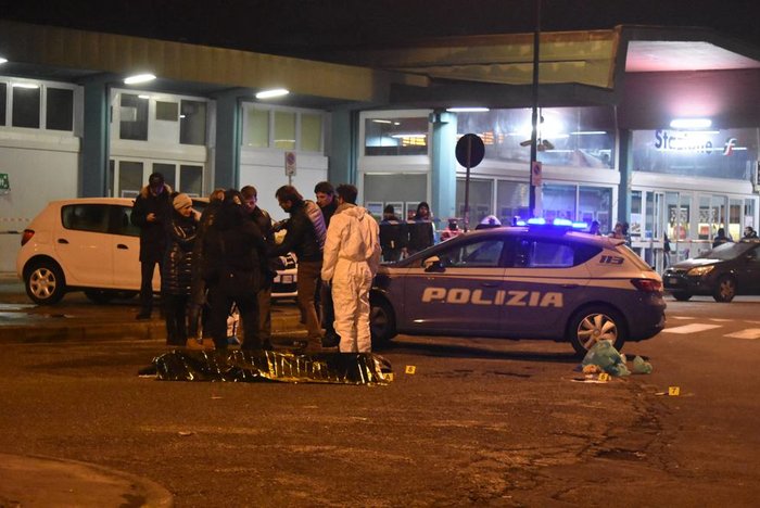 Οι πρώτες φωτο από το σημείο που έπεσε νεκρός ο μακελάρης του Βερολίνου