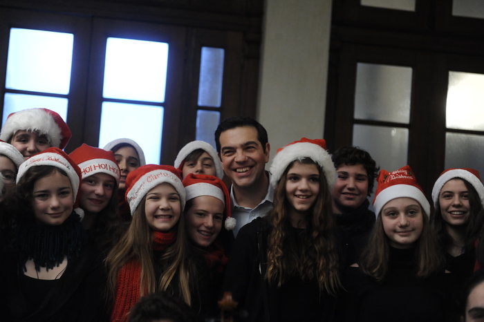 Kάλαντα στο Μαξίμου από το Μουσικό Σχολείο Αθηνών [ΕΙΚΟΝΕΣ] - εικόνα 4