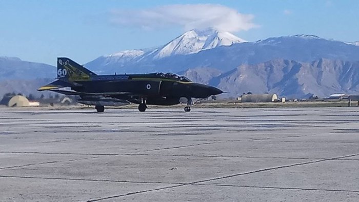 Απίστευτη «γκέλα» του Διοικητή της 110 πτέρυγας μάχης με τον Αη Βασίλη - εικόνα 3