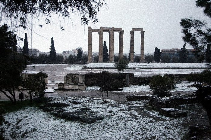Χιόνια στην Αθήνα: Το έστρωσε ακόμη και στο Σύνταγμα - εικόνα 4