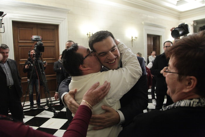 Παιδιά με σύνδρομο Down είπαν τα κάλαντα στον Αλέξη Τσίπρα - εικόνα 3