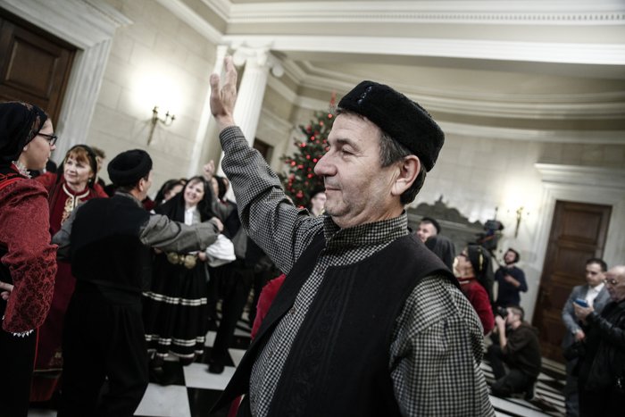 Παιδιά με σύνδρομο Down είπαν τα κάλαντα στον Αλέξη Τσίπρα - εικόνα 8