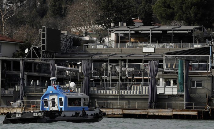 Γάζωνε τον κόσμο στο Reina αλλάζοντας πέντε γεμιστήρες - εικόνα 2