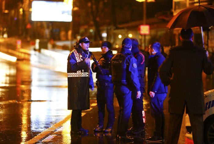 Γάζωνε τον κόσμο στο Reina αλλάζοντας πέντε γεμιστήρες - εικόνα 8