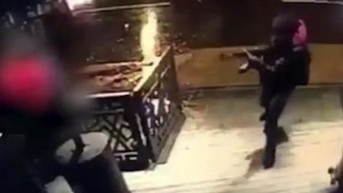 O απόλυτος τρόμος: Η πρώτη φωτογραφία που τραβήχτηκε στο Reina - εικόνα 2