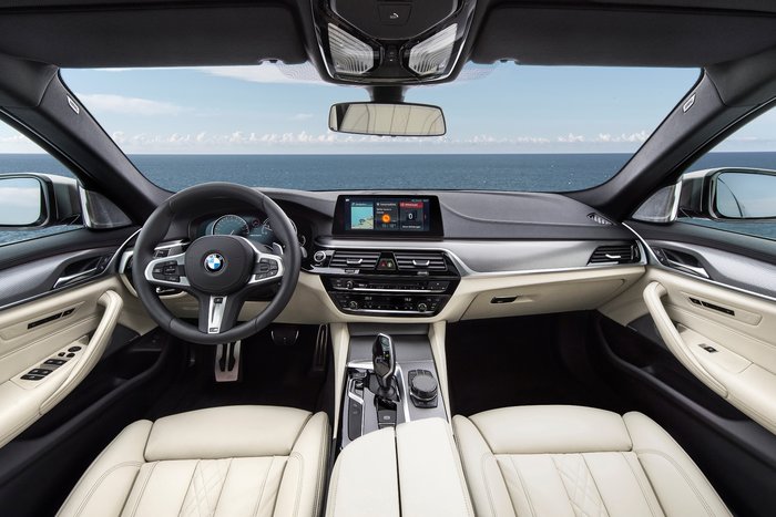 BMW 550i X Drive: To απόλυτο business car με 462 ίππους - εικόνα 4