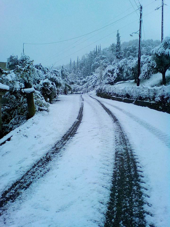 Στα «λευκά» η χώρα από την Πάτρα μέχρι τη Μυτιλήνη