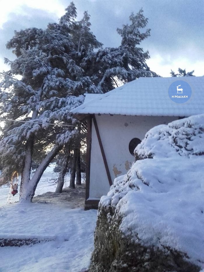 Στα  λευκά «ντύθηκε» η Ρόδος- Δείτε εικόνες - εικόνα 5