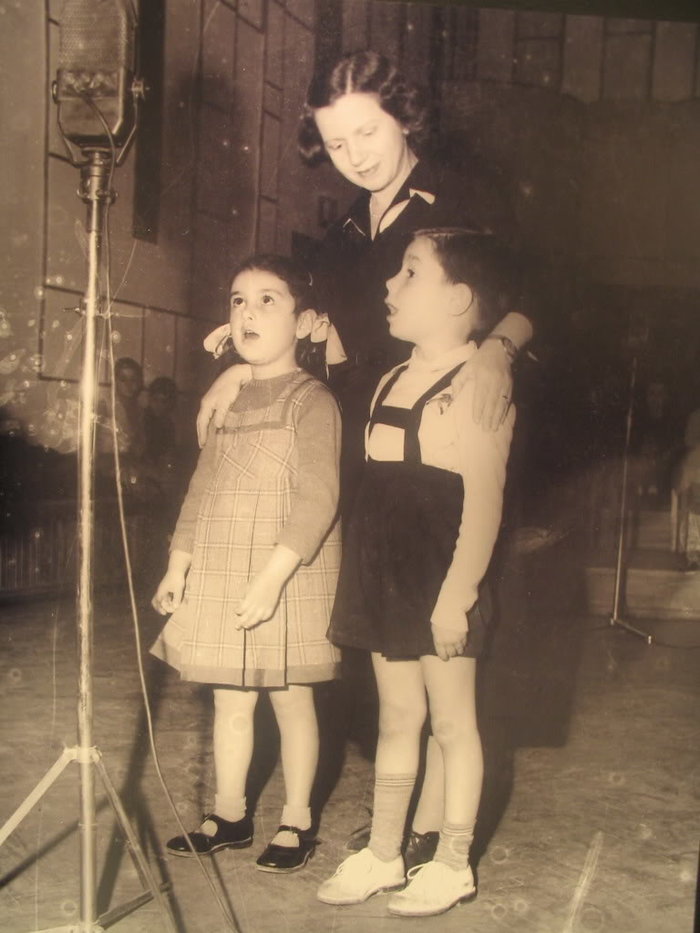 Αγαπημένη Θεία Λένα. Η ζωή και το έργο της Αντιγόνης Μεταξά