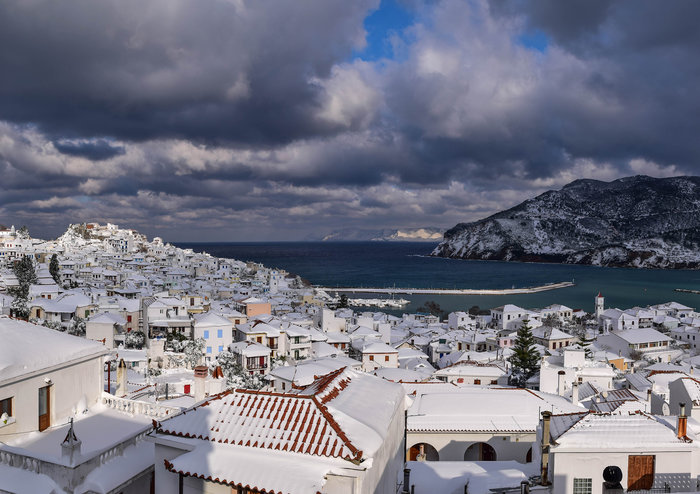 «Πνίγηκαν» στο χιόνι τα νησιά, προβλήματα σε όλη την Ελλάδα - εικόνα 2