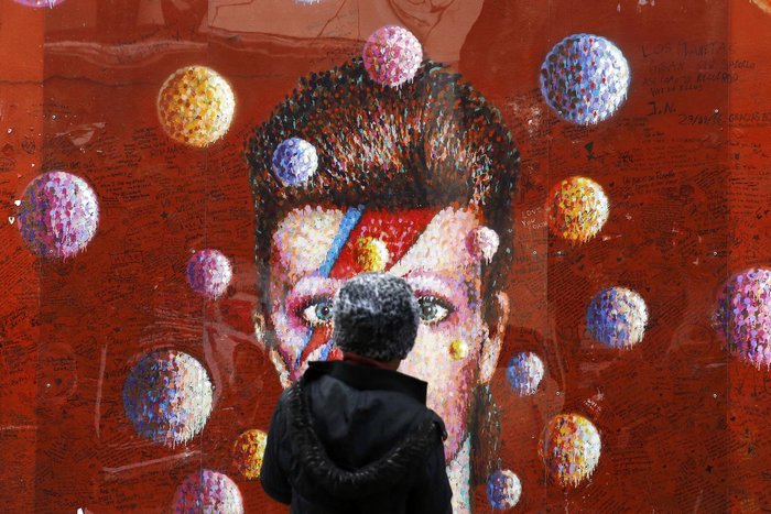 Ενας χρόνος χωρίς τον David Bowie. Συγκινητικό προσκύνημα στο Λονδίνο - εικόνα 8
