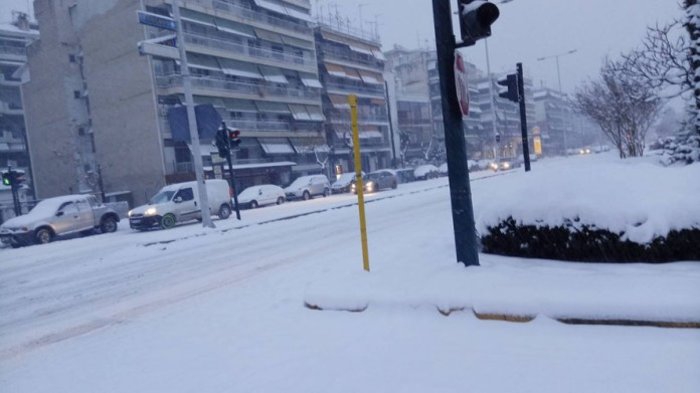 Σφοδρή χιονόπτωση στη Λάρισα, στους -7 ο υδράργυρος - εικόνα 4