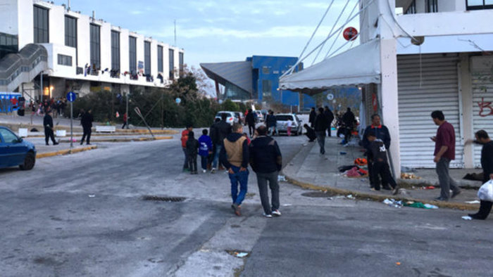Κραυγή 2000 προσφύγων: Καθηλωμένοι στο Ελληνικό φεύγει η ίδια η ζωή μας - εικόνα 2