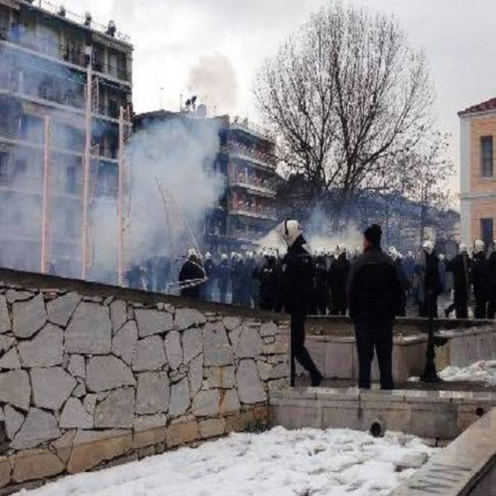 Μάχες στο κέντρο της Βέροιας σε εγκαίνια γραφείων της Χ.Αυγής - εικόνα 2