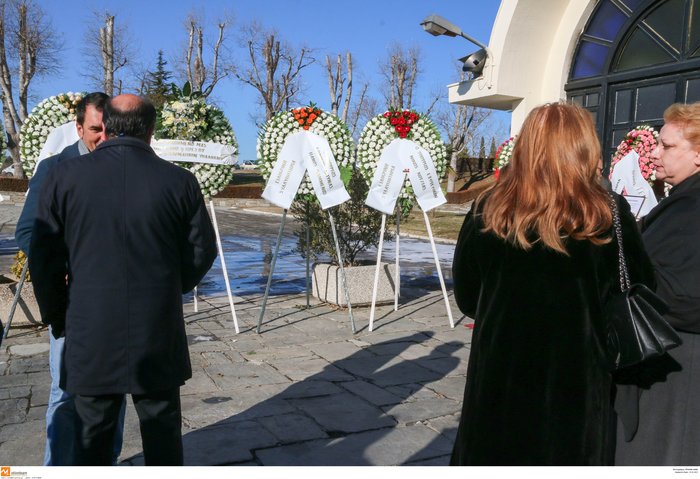 Το τελευταίο αντίο στον πρέσβη Κ. Αμοιρίδη-Τραγική φιγούρα η μητέρα του - εικόνα 3