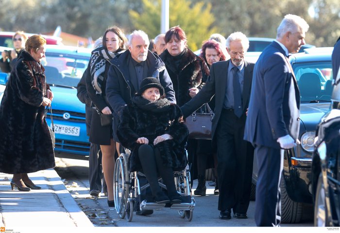 Το τελευταίο αντίο στον πρέσβη Κ. Αμοιρίδη-Τραγική φιγούρα η μητέρα του - εικόνα 5