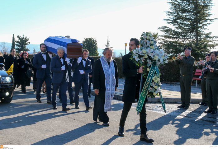 Το τελευταίο αντίο στον πρέσβη Κ. Αμοιρίδη-Τραγική φιγούρα η μητέρα του - εικόνα 9