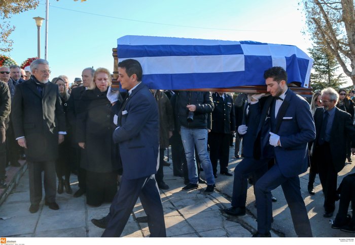 Το τελευταίο αντίο στον πρέσβη Κ. Αμοιρίδη-Τραγική φιγούρα η μητέρα του - εικόνα 10