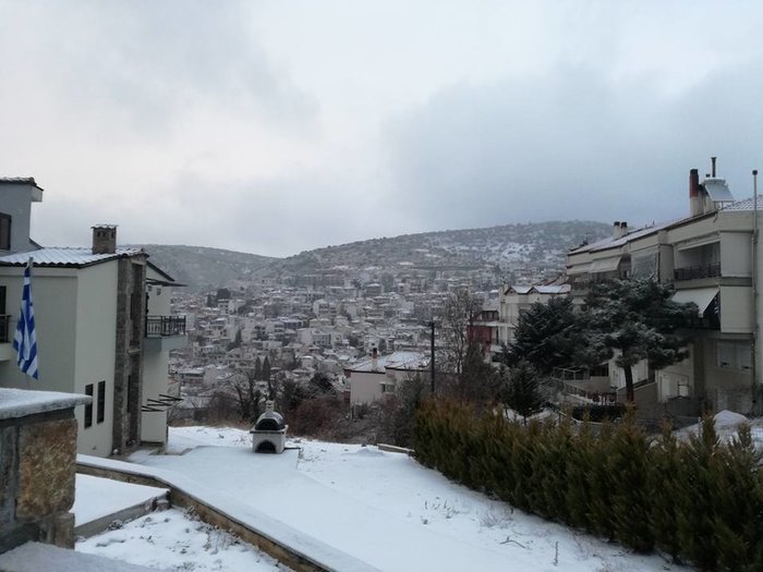 Χιόνια ξανά στη Β. Ελλάδα, σφοδρή χαλαζόπτωση στα δυτικά - εικόνα 2