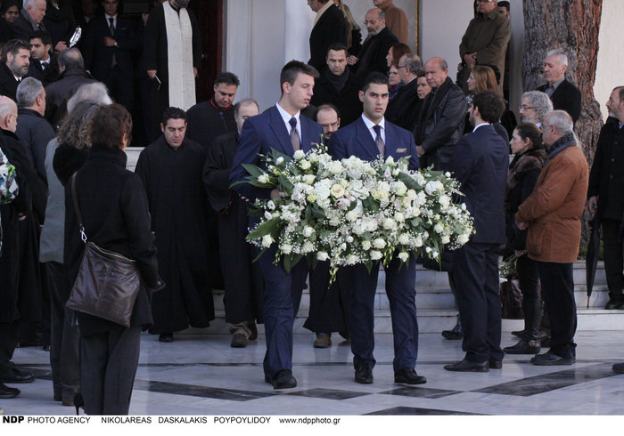 Συγγενείς και φίλοι είπαν το τελευταίο αντίο στον Αλέξη Μάρδα - εικόνα 4