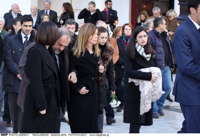 Συγγενείς και φίλοι είπαν το τελευταίο αντίο στον Αλέξη Μάρδα - εικόνα 9