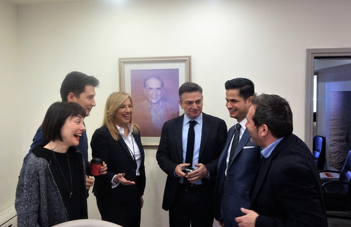 Τα νέα πρόσωπα στην επικοινωνία του ΠΑΣΟΚ, σέλφι με την Φώφη