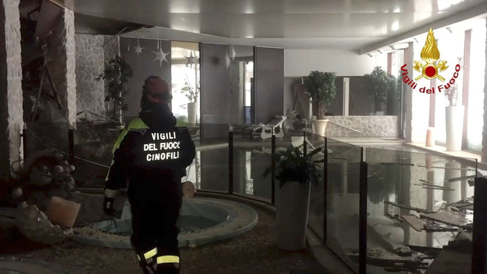 Νέους επιζώντες εντόπισαν στο ξενοδοχείο,νέα ολονύκτια μάχη - εικόνα 4