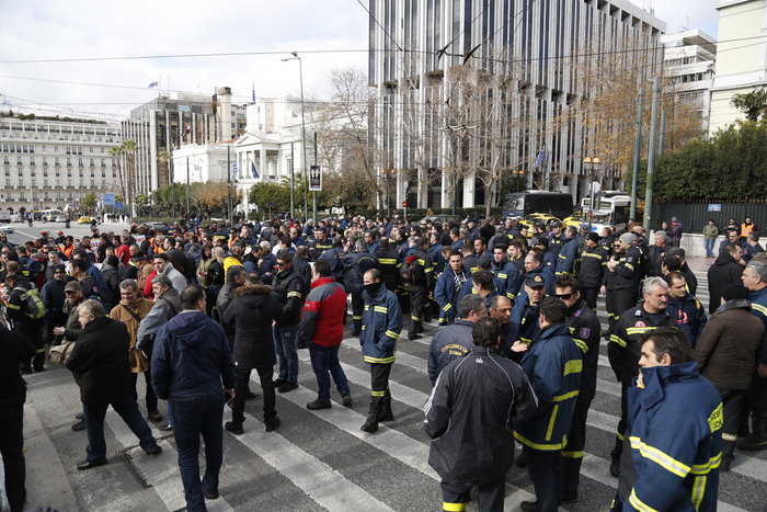 Πυροσβέστες μετακινούνται στα αεροδρόμια που αγόρασε η Fraport - εικόνα 2