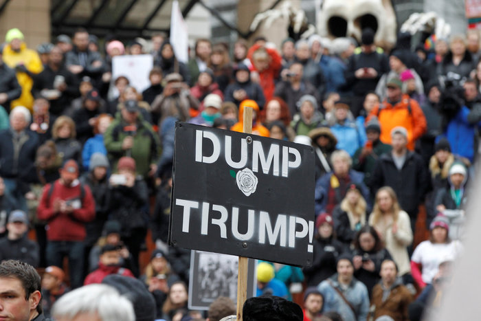 Διαδηλώσεις και επεισόδια μετά την ορκωμοσία Τραμπ - εικόνα 4