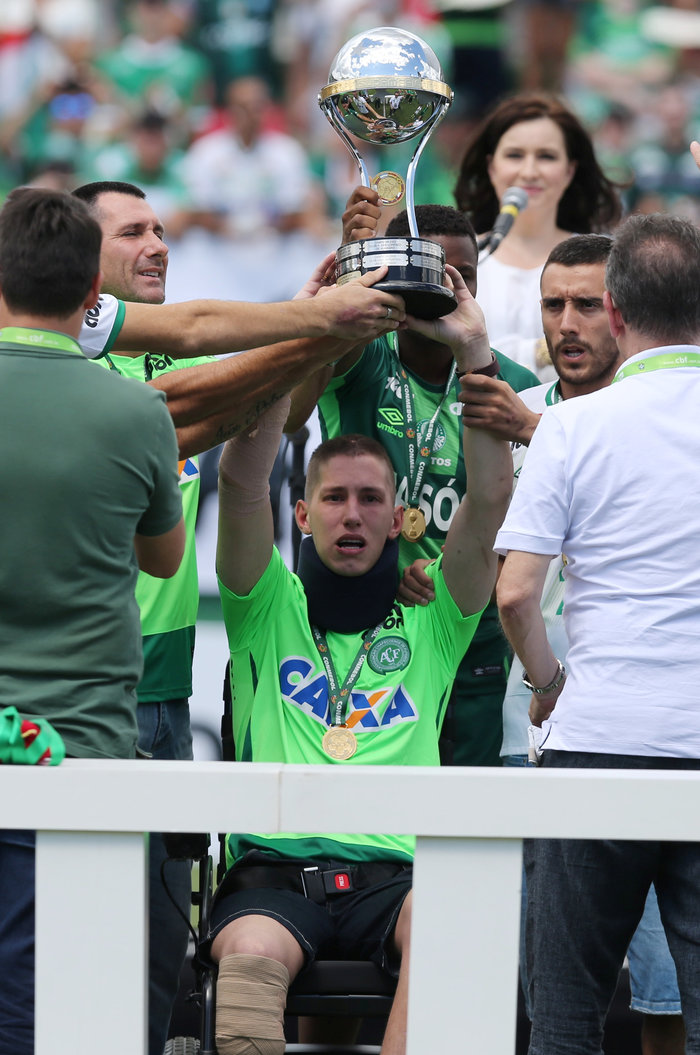 Οι επιζώντες της Σαπεκοένσε σήκωσαν το Copa Sudamericana