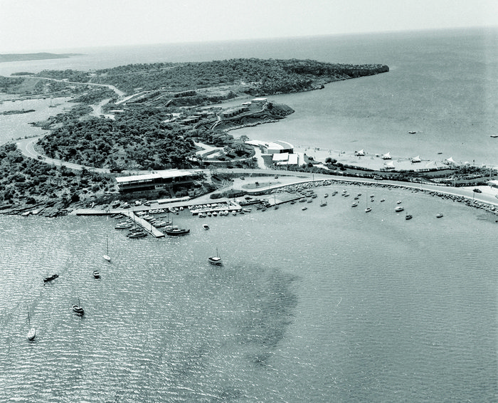 Astir Palace: 50 χρόνια ιστορίας σε ένα συλλεκτικό λεύκωμα [Εικόνες]