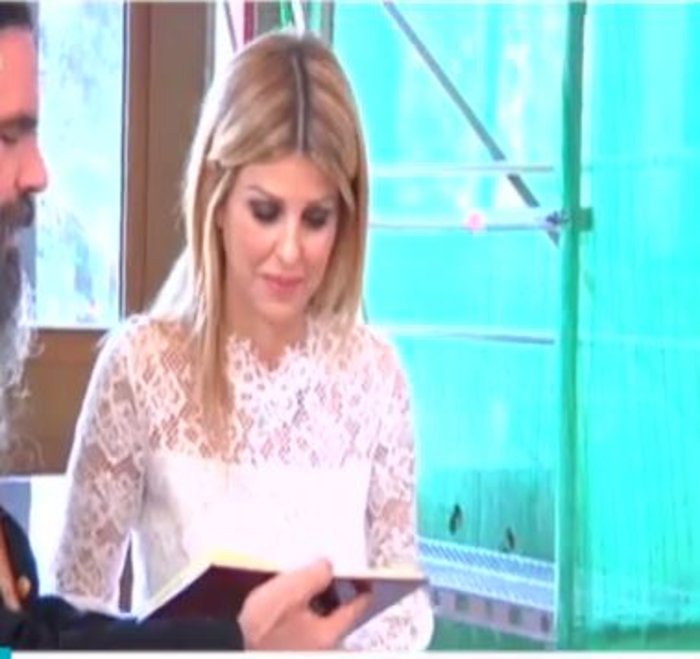 Η Ελενα Ράπτη έγινε νονά και μίλησε για πρώτη φορά μετά τον χωρισμό της - εικόνα 2