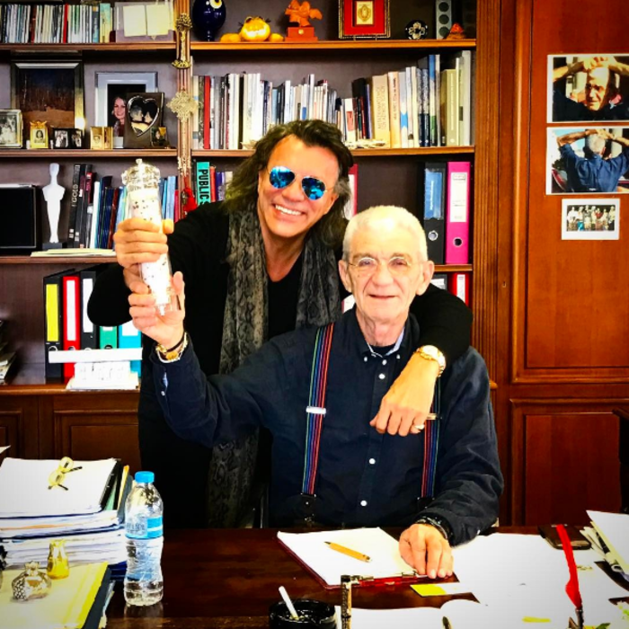 O Ψινάκης «τρολάρει» τον Μπουτάρη για τις αλατιέρες-[Εικόνες]