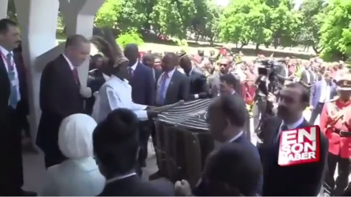 O Eρντογάν στην Τανζανία για business και ταμ ταμ [ΒΙΝΤΕΟ] - εικόνα 2