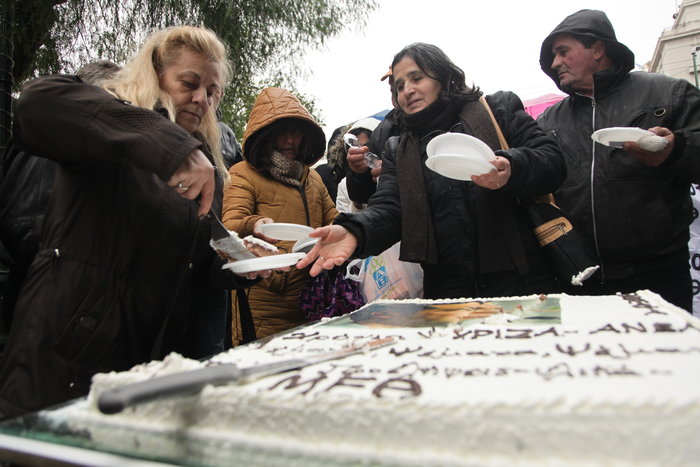 Η διαμαρτυρία της ΠΟΕΔΗΝ: Ο Πινόκιο, η τούρτα και τα λογοκριμένα πανό - εικόνα 8