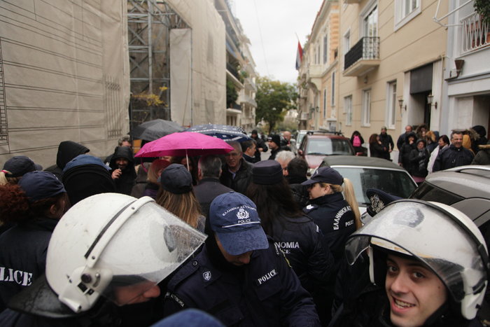 Η διαμαρτυρία της ΠΟΕΔΗΝ: Ο Πινόκιο, η τούρτα και τα λογοκριμένα πανό - εικόνα 9