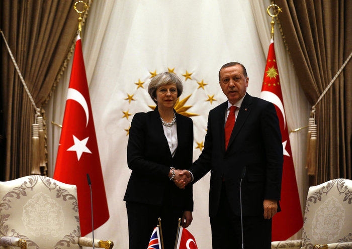 Συνάντηση Ερντογάν-Μέι για εμπορικές συμφωνίες μετά το Brexit και Κυπριακό