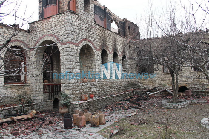 Καταστροφή άφησαν πίσω οι φλόγες στην Μονή Βαρνάκοβας (φωτό) - εικόνα 3