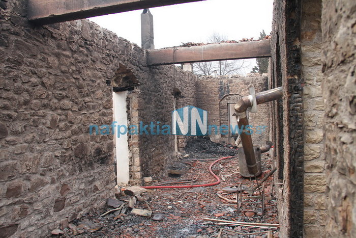 Καταστροφή άφησαν πίσω οι φλόγες στην Μονή Βαρνάκοβας (φωτό) - εικόνα 4