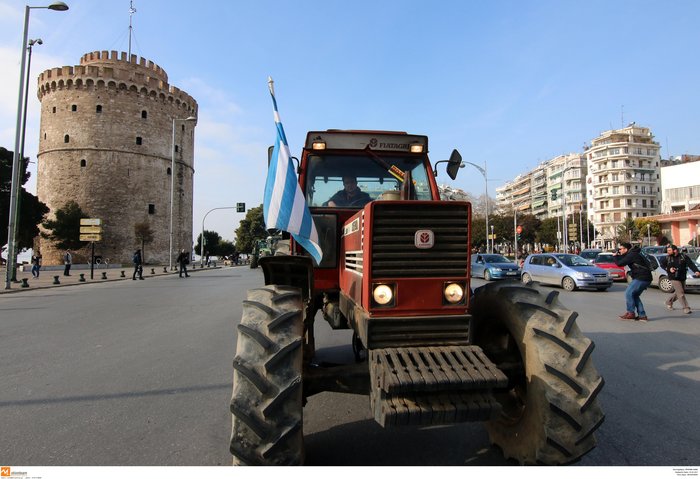 Τα ΜΑΤ απέναντι στους αγρότες στη Θεσσαλονίκη, ένταση & φωνές video - εικόνα 2