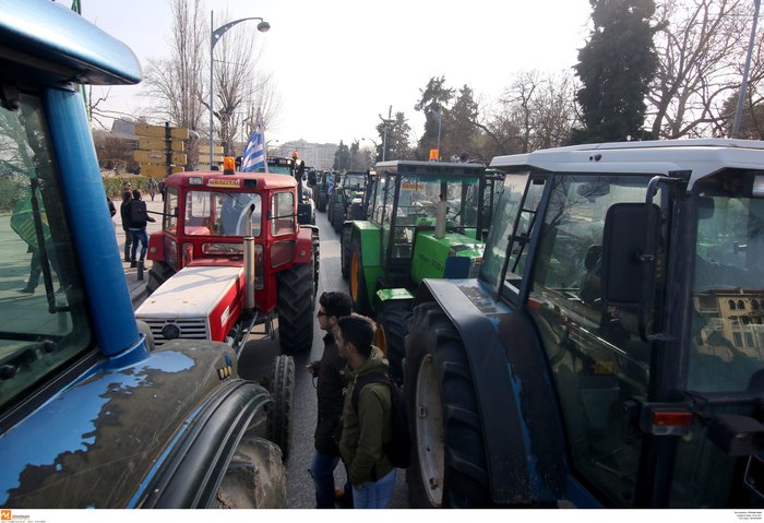 Τα ΜΑΤ απέναντι στους αγρότες στη Θεσσαλονίκη, ένταση & φωνές video - εικόνα 5