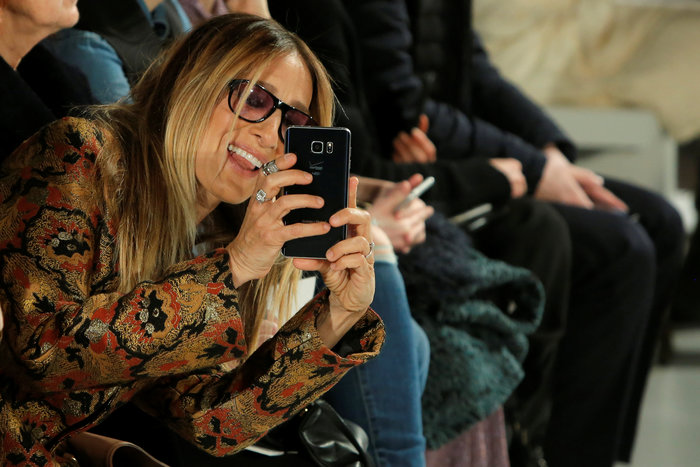 NY Fashion Week με πολιτικό μήνυμα. Το μεγάλο χαστούκι της μόδας στον Τραμπ - εικόνα 7
