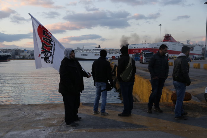Νωρίς το πρωί στον Πειραιά