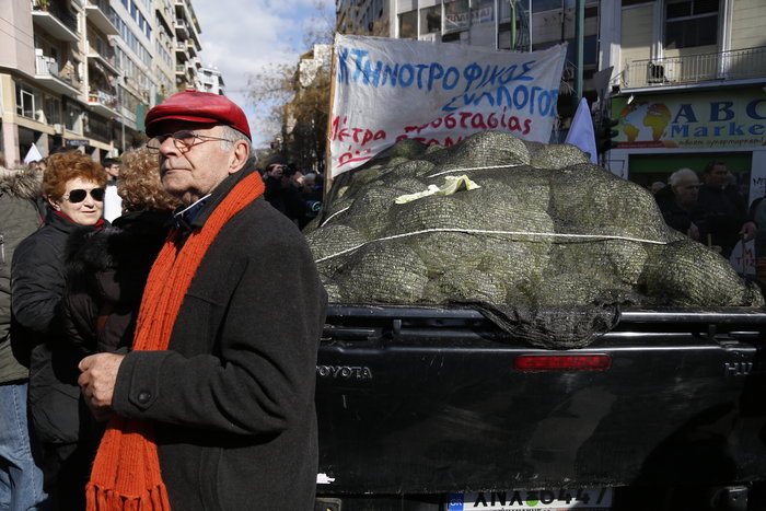 Στο κέντρο της Αθήνας οι αγρότες, αρχίζει το συλλαλητήριο - εικόνα 3