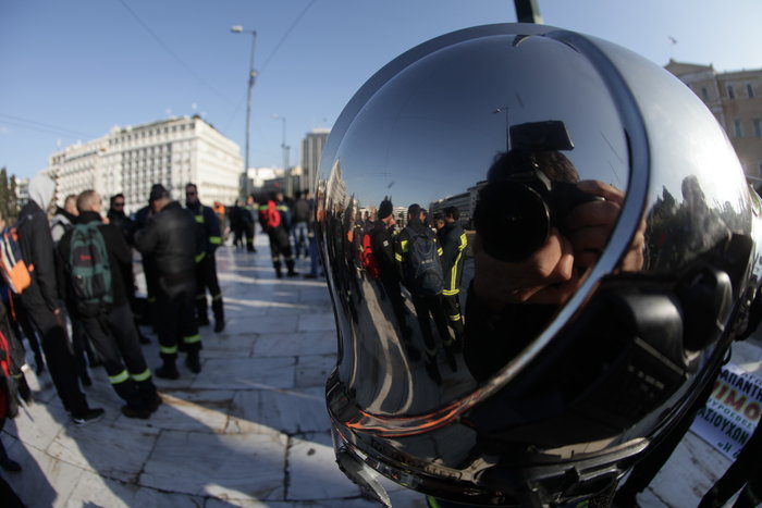 Στο Σύνταγμα οι πυροσβέστες, κατατέθηκε στη Βουλή η τροπολογία - εικόνα 2